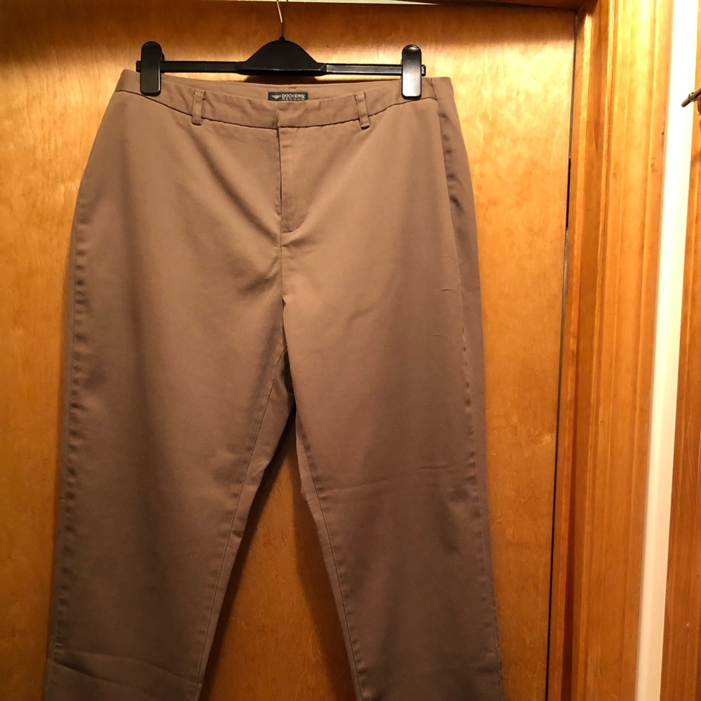 Dockers - Ladies Pants.